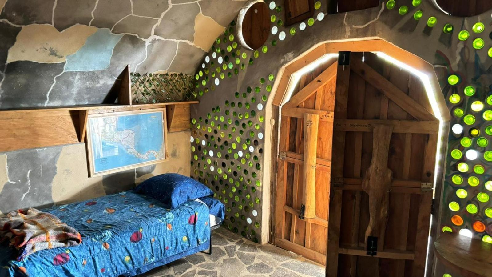 Earthship Atitlan Guest House San Marcos La Laguna Exterior photo
